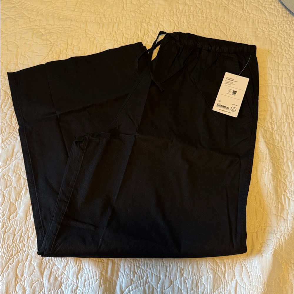 New with tags Athleta Paradise wide leg pant, size large.